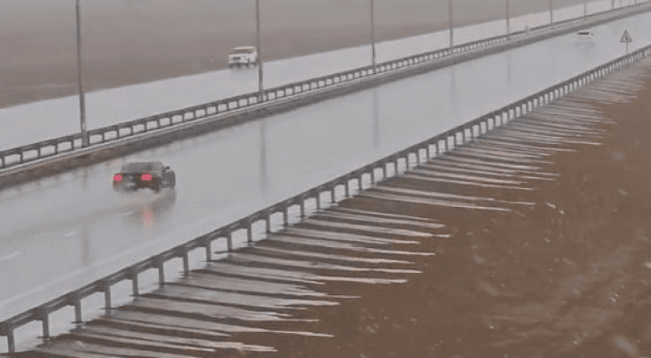 هطول أمطار غزيرة على مناطق في الإمارات