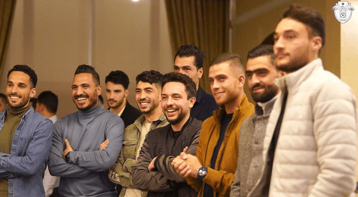 ولي العهد برفقة نجوم المنتخب الوطني "أرشيفية"