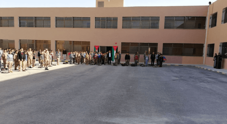 طلبة مدرسة في الحسا