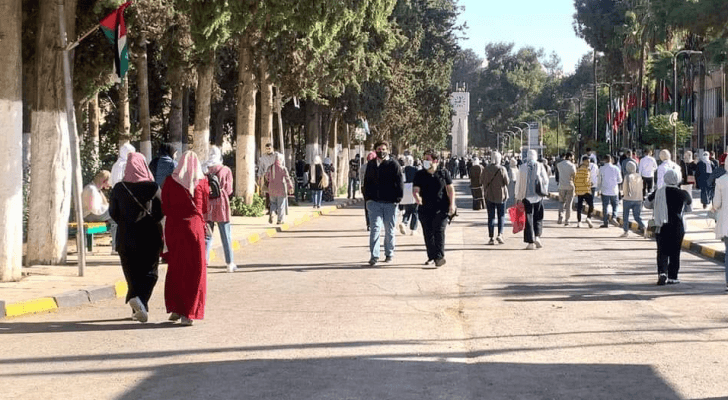 طلبة جامعيون