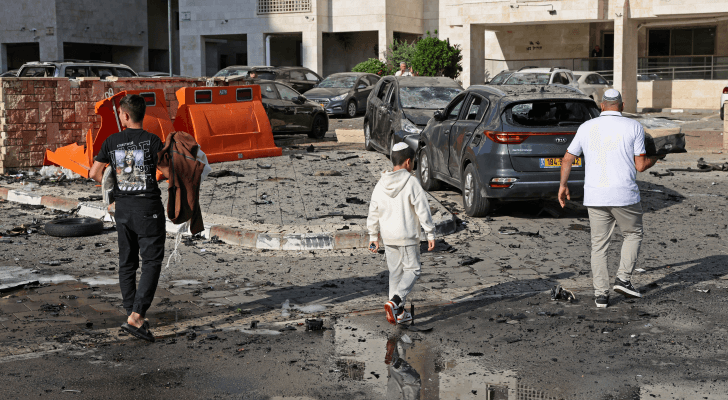 آثار الدمار الذي خلفته صواريخ المقاومة في إحدى المستوطنات