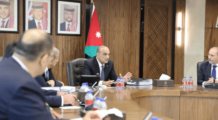 جلسة برئاسة رئيس الوزراء بشر الخصاونة