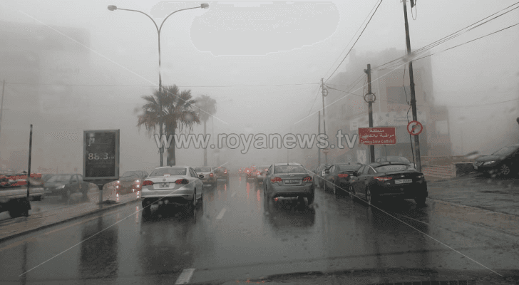 صورة أرشيفية لتساقط أمطار في العاصمة عمان