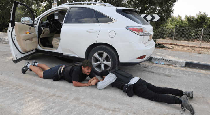 الخوف وهالع جراء صواريخ أطلقت من غزة