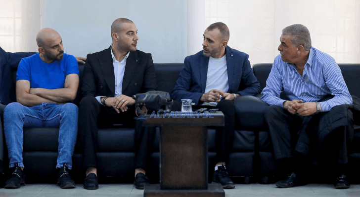 الجهاز الفني ورئيس النادي
