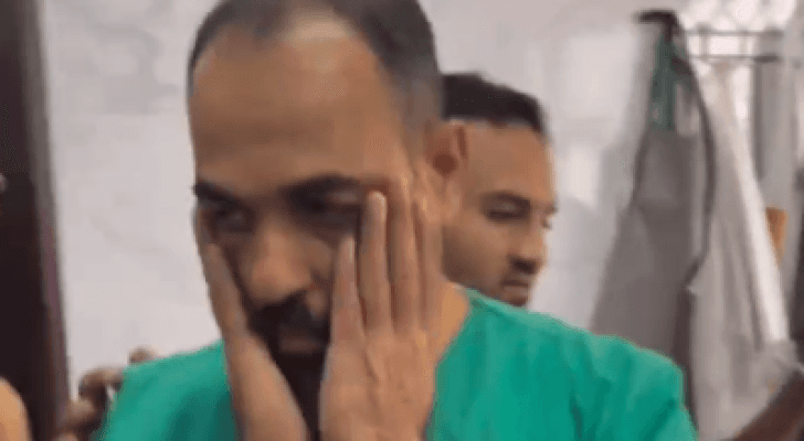 الطبيب بعد تلقيه خبر استشهاد طفله