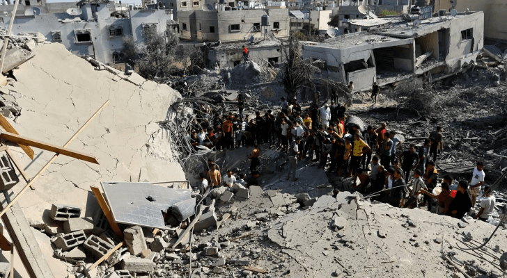 آثار الدمار جراء قصف الاحتلال على غزة