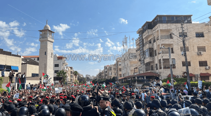 وقفة تضامنية حاشدة في الرابية