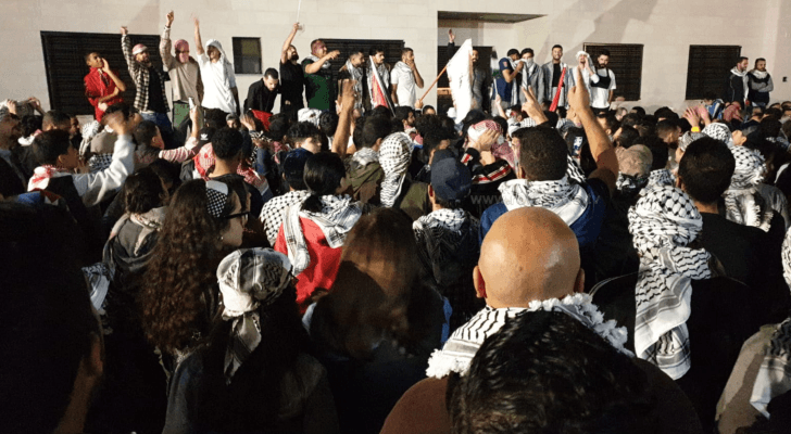صورة من الوقفة
