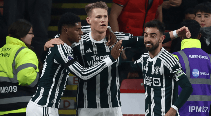 نجوم مانشتر يونايتد يحتفلون بهدف