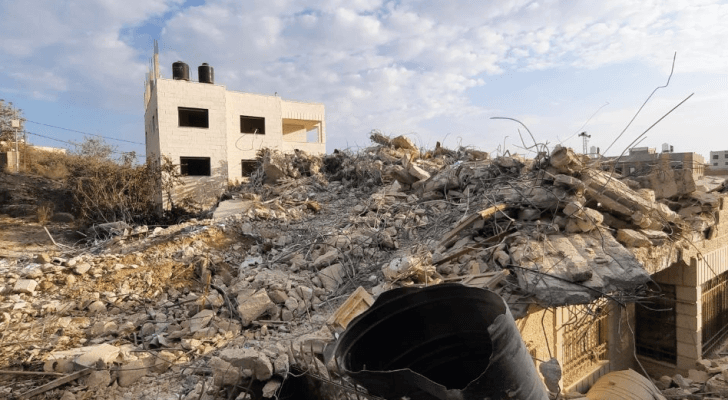 جيش الاحتلال يهدم منزل الأسير باجس نخلة