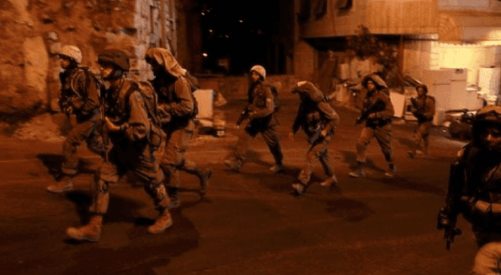قوات الاحتلال خلال اقتحام إحدى المدن الفلسطينية