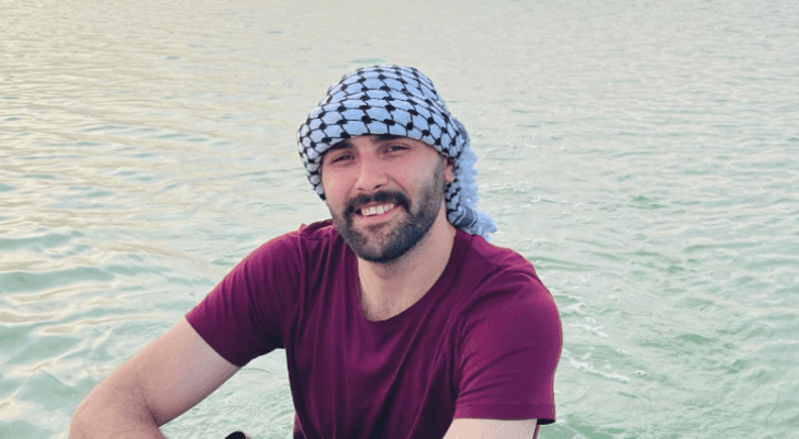 معتز عزايزة
