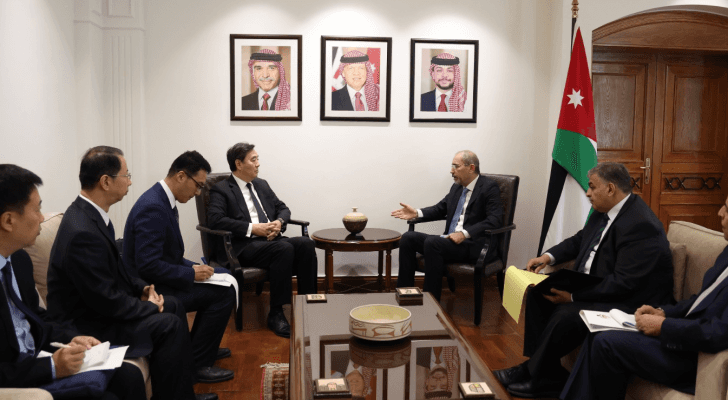 الصفدي والمبعوث الصيني