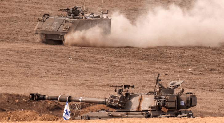 مدفعية الاحتلال في الحدود مع قطاع غزة في جنوب فلسطين المحتلة