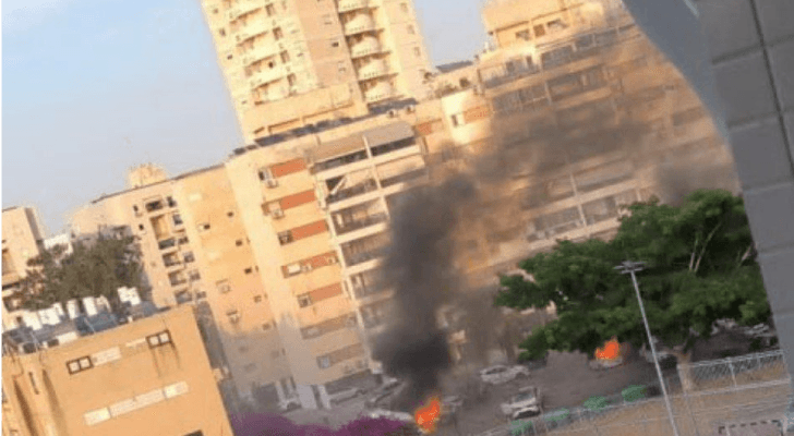 حريق في أسدود المحتلة إثر صواريخ أطلقت من غزة