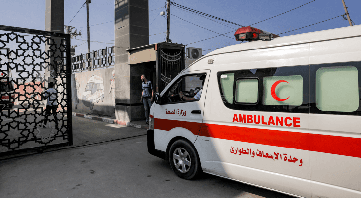 مركبة إسعاف في معبر رفح