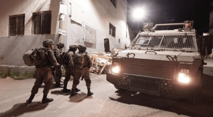 قوات الاحتلال خلال اقتحام إحدى المدن الفلسطينية