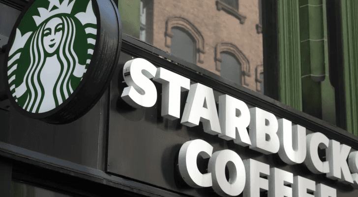مقهى "ستاربكس" الأمريكي