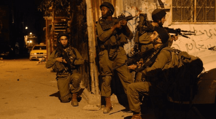 قوات الاحتلال خلال اقتحام إحدى المدن الفلسطينية