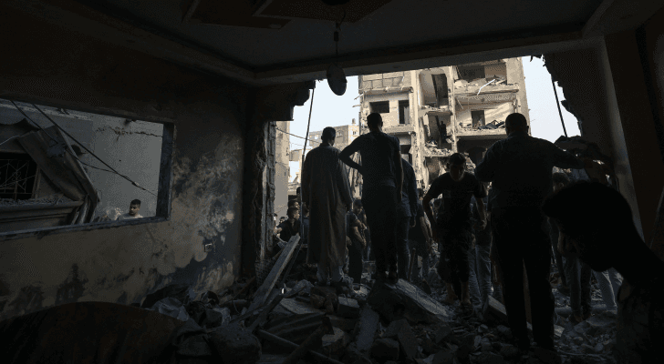قوات الاحتلال تواصل استهداف المدنيين في غزة