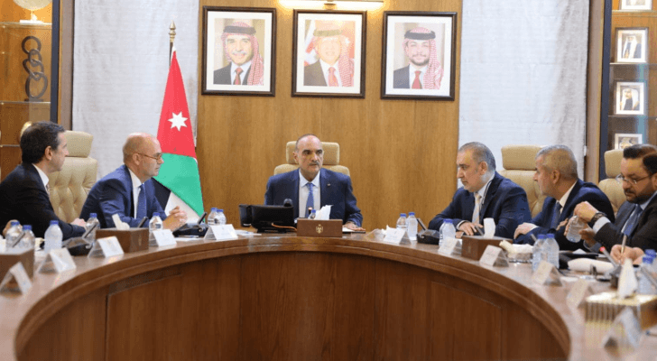 جانب من لقاء الفريق الاقتصادي الحكومي مع بعثة صندوق النقد