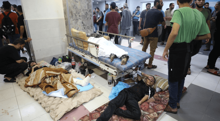 جرحى في مجمع الشفاء