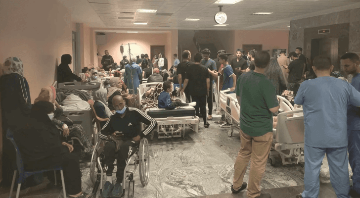 مرضى السرطان داخل مستشفى الصداقة التركي الفلسطيني في قطاع غزة