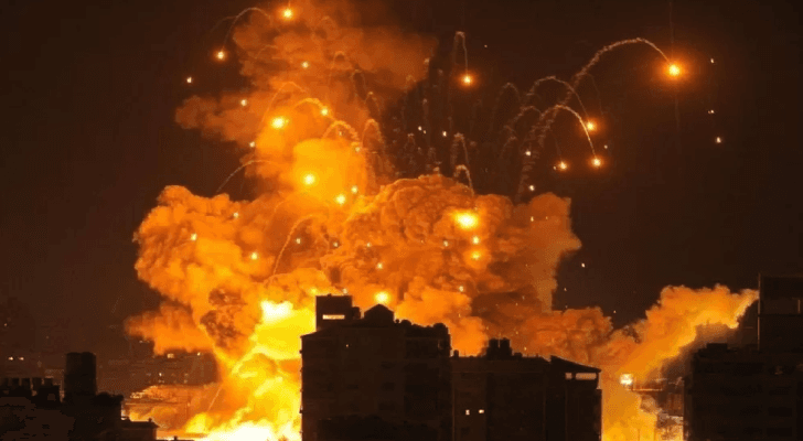 إطلاق قنابل فسفورية على قطاع غزة