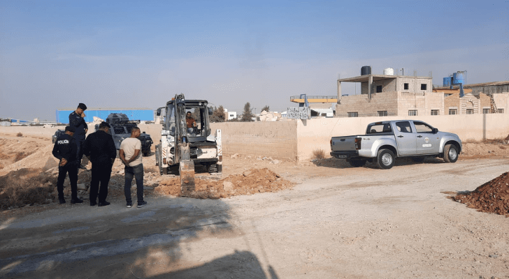 ضبط اعتداءات على ناقل مياه في الزرقاء