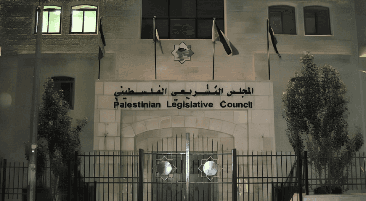 المجلس التشريعي الذي يبعد مئات الأمتار عن مستشفى الشفاء