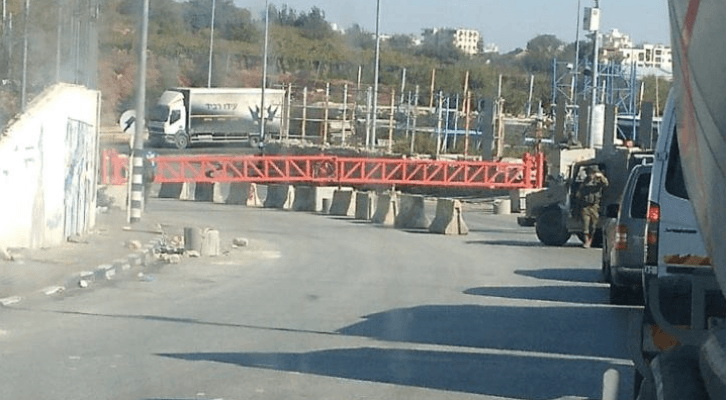 إغلاق الاحتلال مدخل الخليل الرئيسي