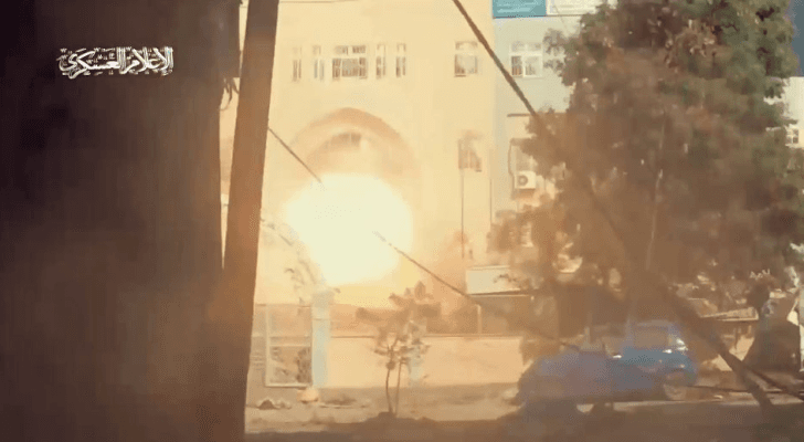 صورة ملتقطة من مقطع فيديو استهداف جنود الاحتلال في مستشفى الرنتيسي للأطفال بقطاع غزة