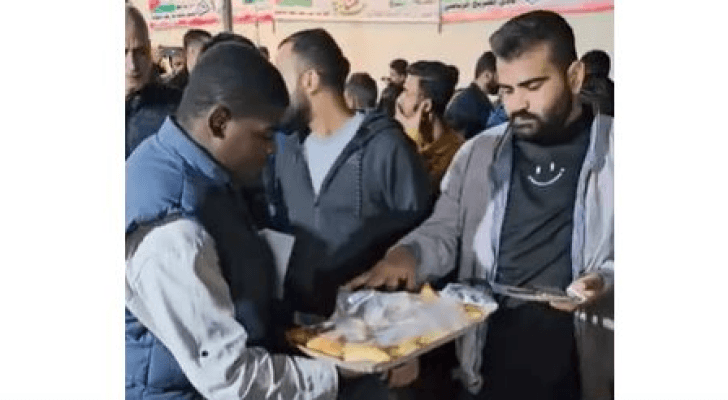 توزيع الحلويات في اربد