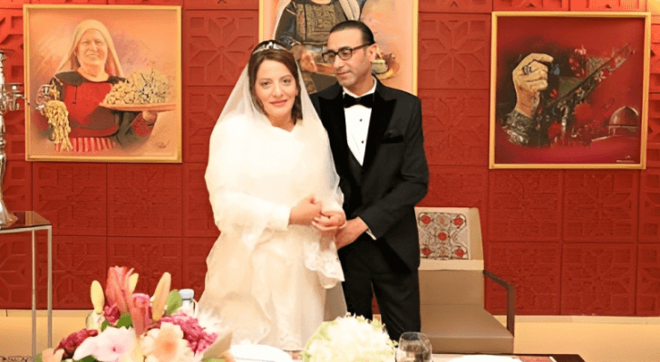الدكتور الأكاديمي رامز أبو حصيرة الذي قرر التبرع بتكاليف حفل زفافه للأهل في قطاع غزة