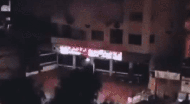صورة ملتقطة من مقطع الفيديو المتداول الذي قيل إنه للحظة استهداف العاروري في الضاحية الجنوبية لبيروت