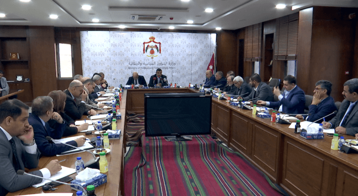 الصورة خلال لقاء الخريشة بعدد من الأمناء العامين للأحزاب السياسية