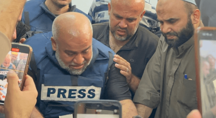 الدحدوح يبكي ابنه