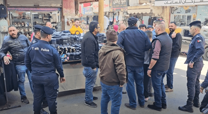 إربد تقوم بإزالة وتنظيم البسطات على 3 مراحل