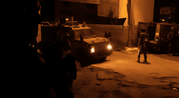قوات الاحتلال خلال اقتحام إحدى المدن الفلسطينية