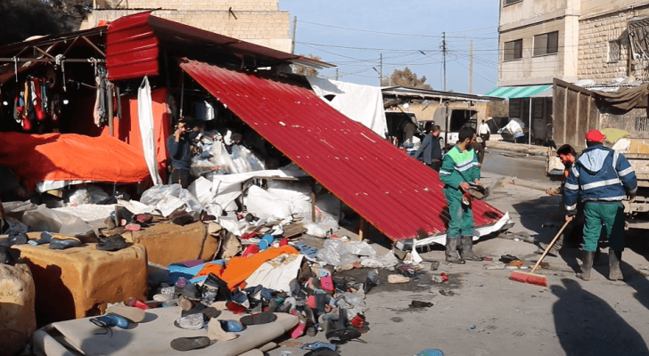إزالة اعتداءات على الشوارع بمجمع بيت راس في إربد