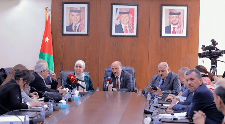 الصور خلال لقاء اللجنة القانونية النيابية شخصيات مسيحية