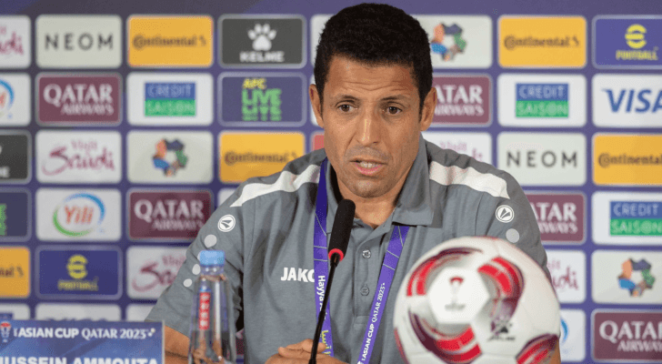 المدير الفني للمنتخب الوطني الحسين عموتة
