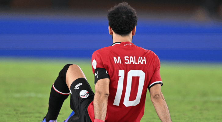 لحظة تعرض محمد صلاح للإصابة