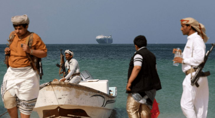 عناصر من الحوثيين في البحر الاحمر