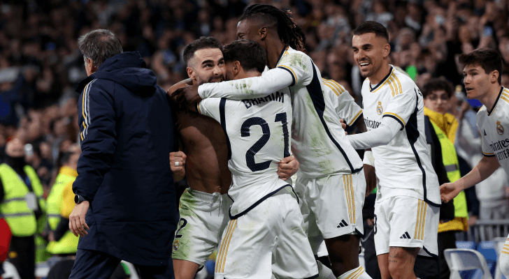 فرحة لاعبي ريال مدريد بالفوز على ألميريا