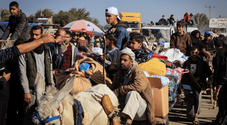 نزوح فلسطينيين في قطاع غزة من خان يونس إلى رفح