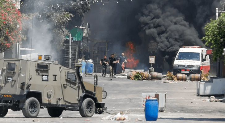 اشتباكات ضارية في الضفة الغربية