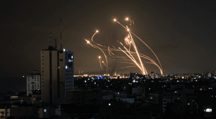 رشقة صاروخية أطلقتها المقاومة الفلسطينية صوب تل أبيب - أرشيف
