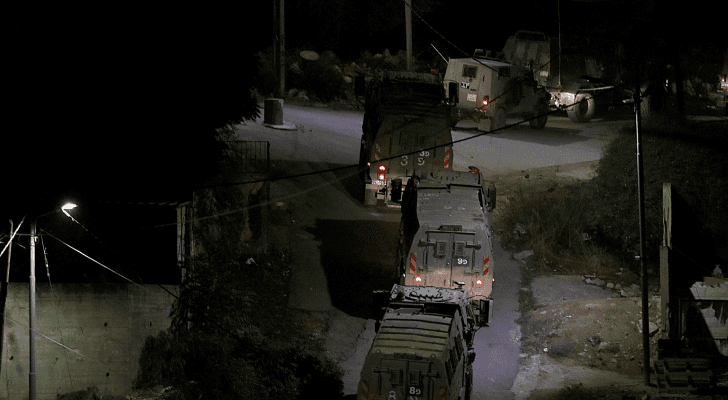 قوات الاحتلال خلال اقتحام بلدة في الضفة الغربية "أرشيفية"